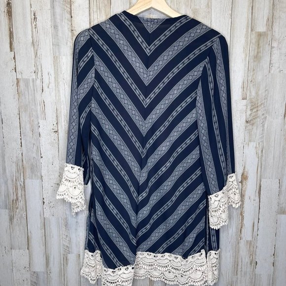 🔥Special Offer🔥 Beautiful Crocheted Navy striped kimono coverup M Like New! - Picture 5 of 5